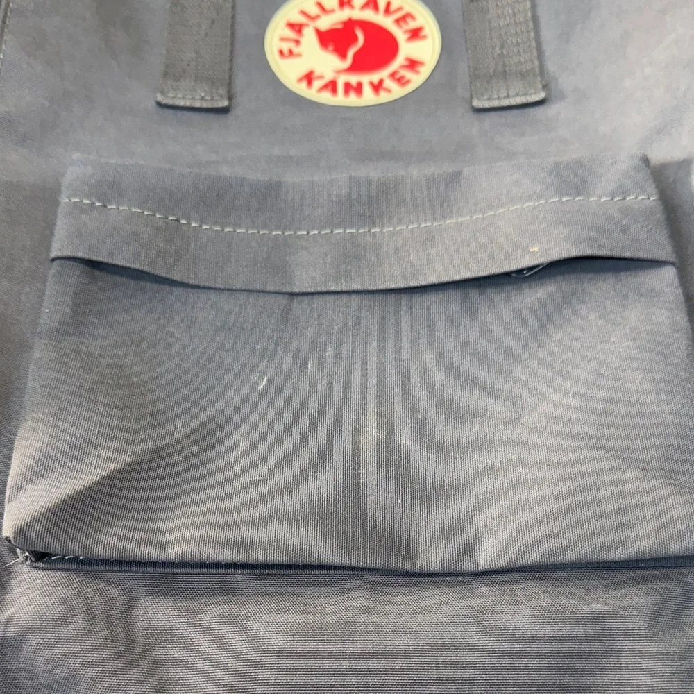 FJALL RAVEN Kånken Classic Navy / gray Backpack